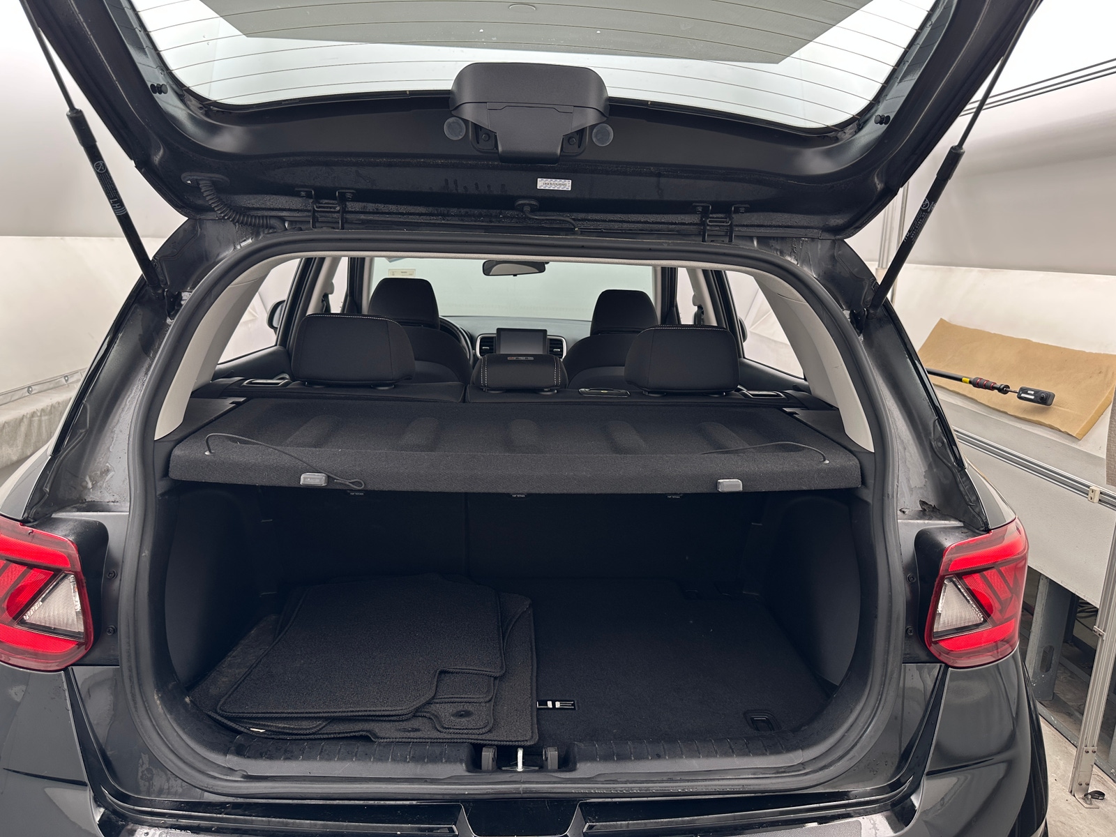 Thumbnail: 2021 Hyundai Venue - 7