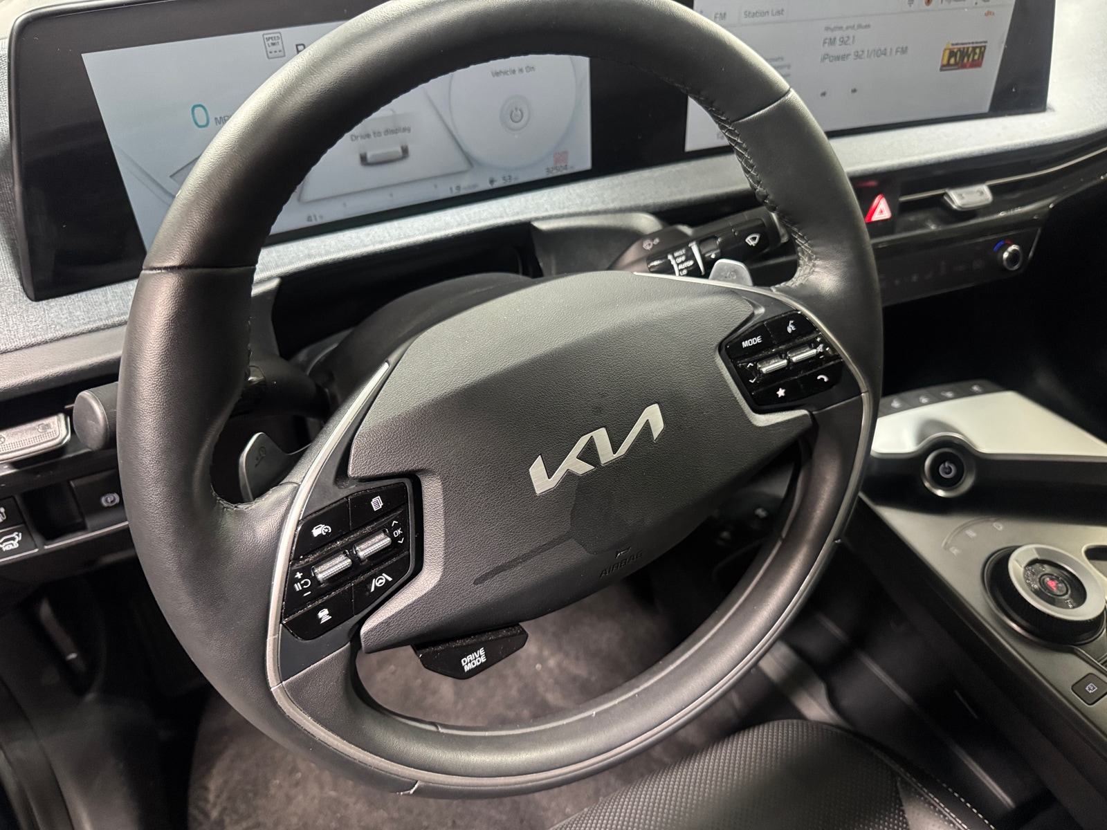 Thumbnail: 2022 Kia EV6 - 4