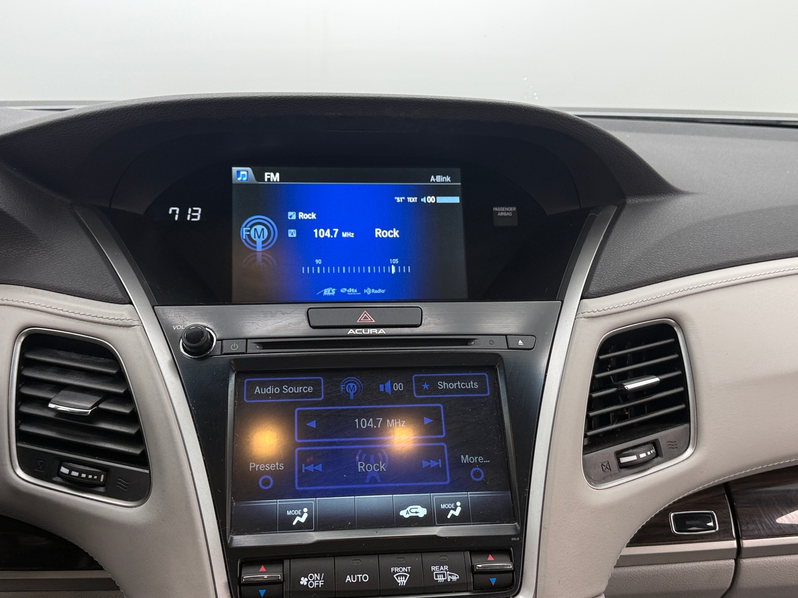 Thumbnail: 2015 Acura RLX - 3