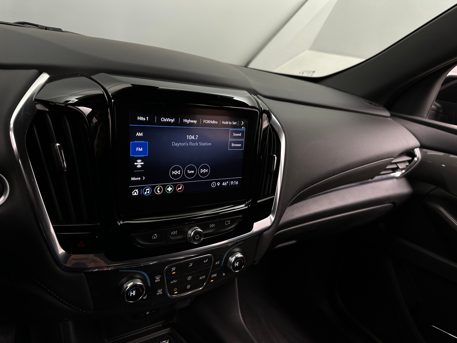 Thumbnail: 2023 Chevrolet Traverse - 4