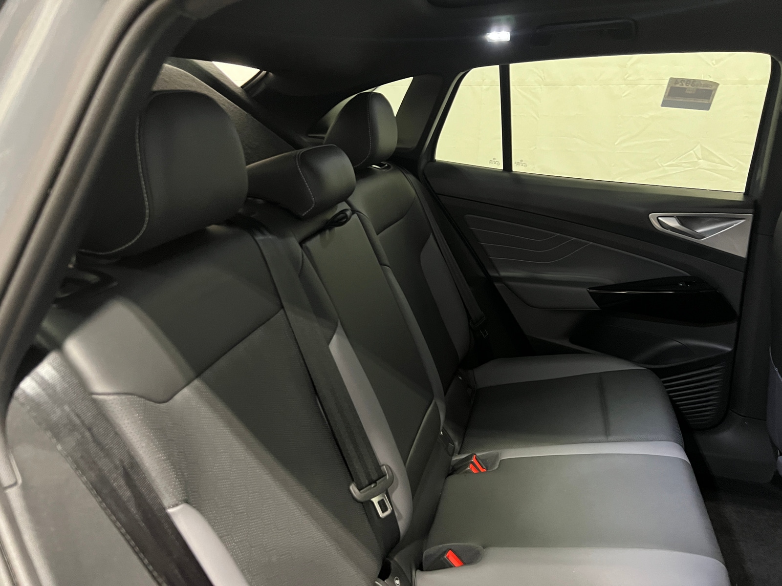 Thumbnail: 2023 Volkswagen ID.4 - 5