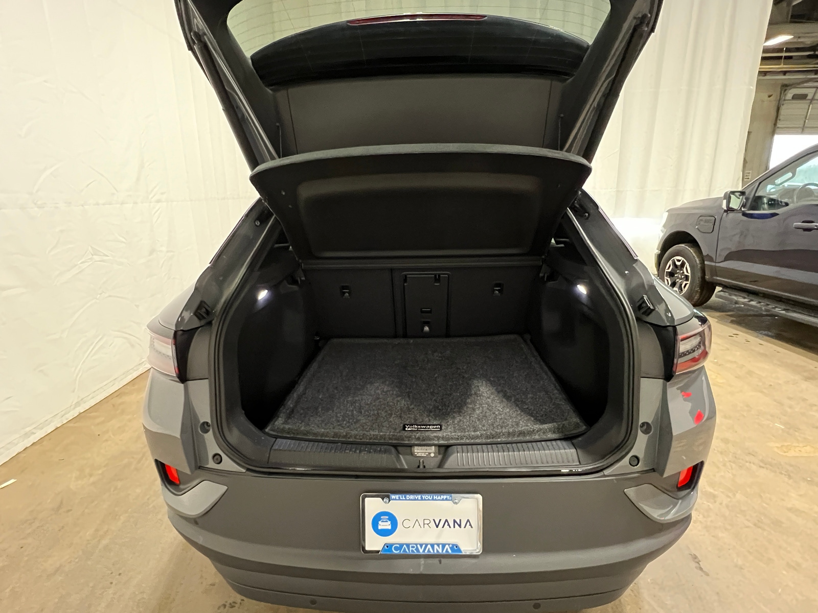 Thumbnail: 2023 Volkswagen ID.4 - 6