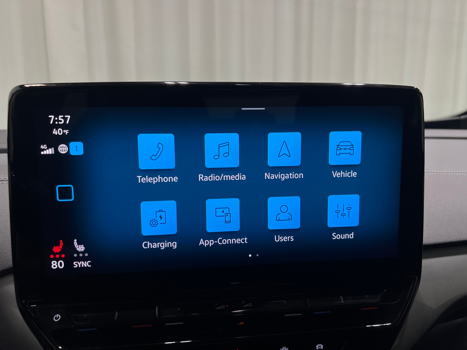 Thumbnail: 2023 Volkswagen ID.4 - 3