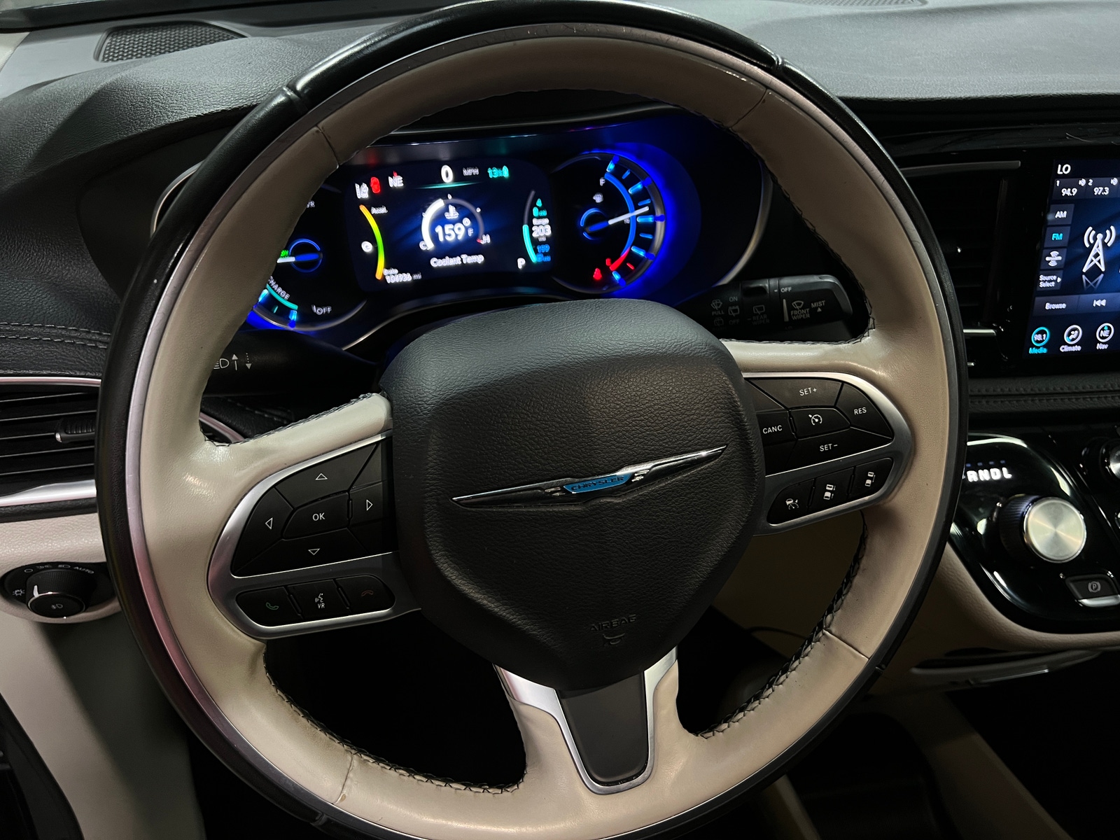 Thumbnail: 2020 Chrysler Pacifica - 4