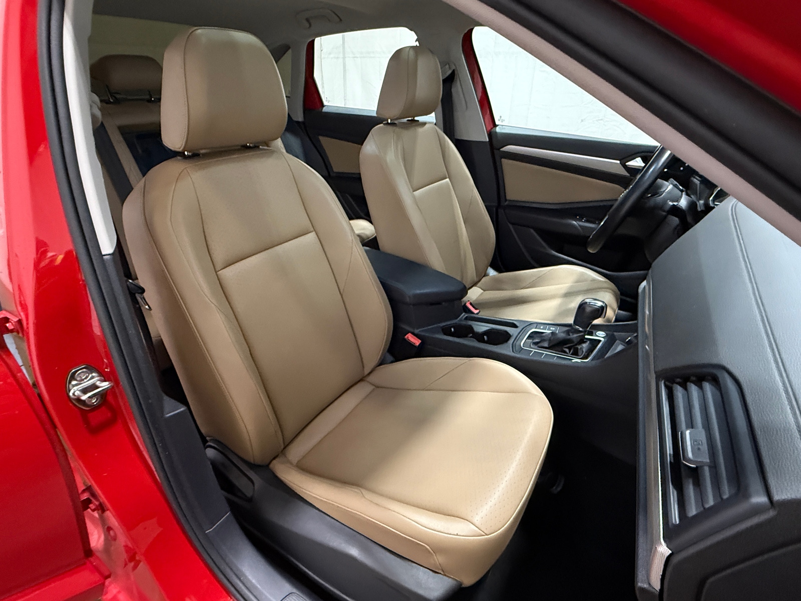 Thumbnail: 2019 Volkswagen Jetta - 2