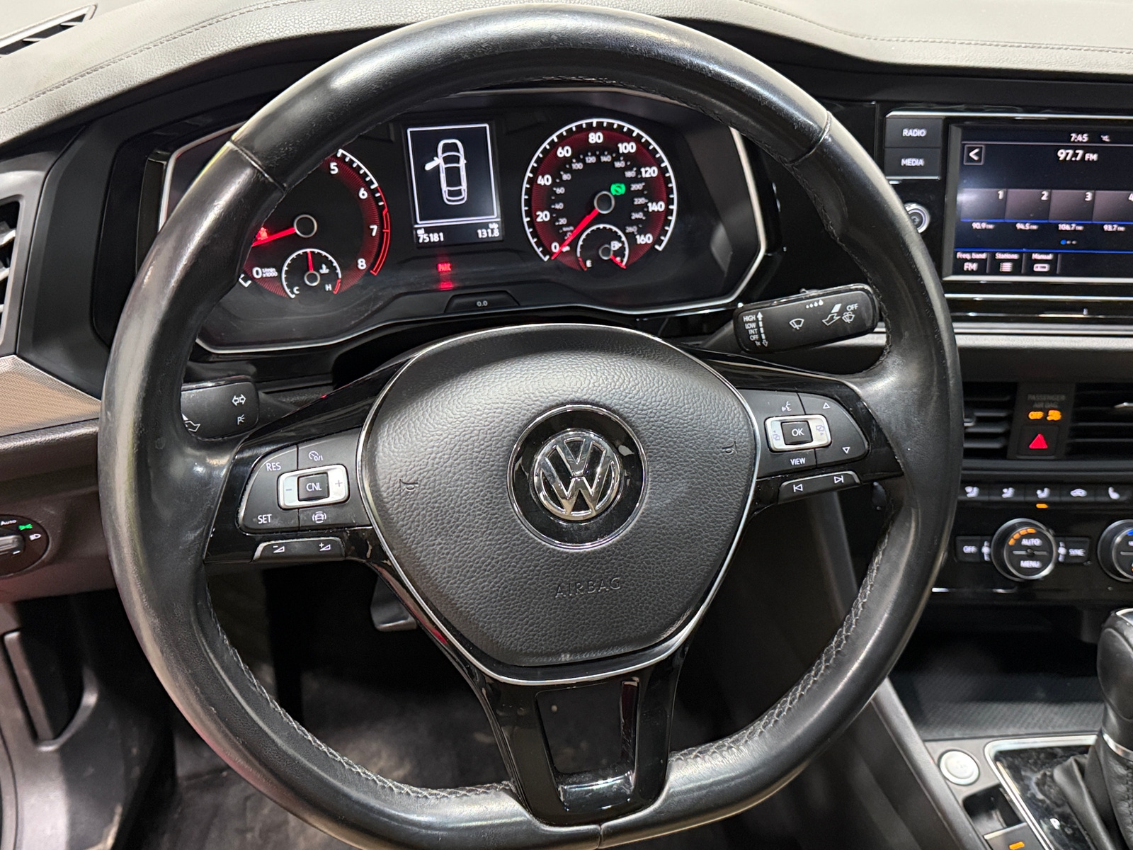 Thumbnail: 2019 Volkswagen Jetta - 5