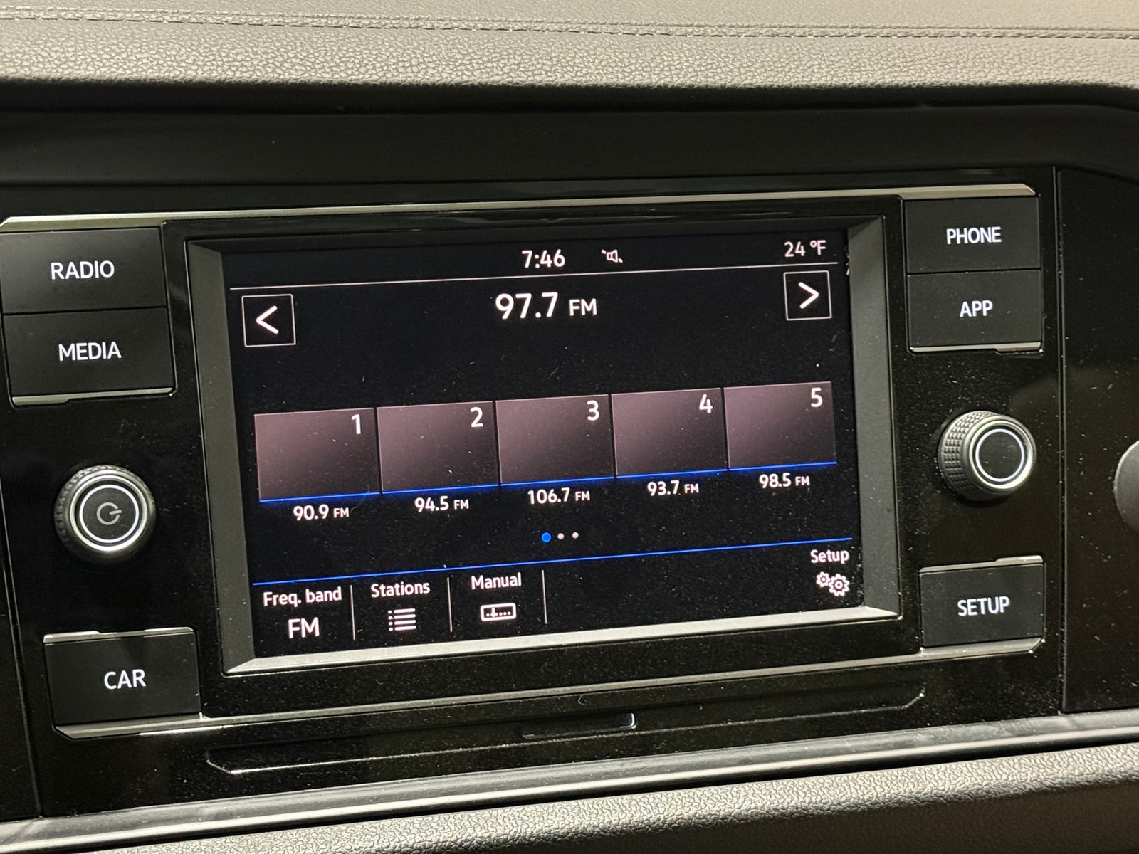 Thumbnail: 2019 Volkswagen Jetta - 4