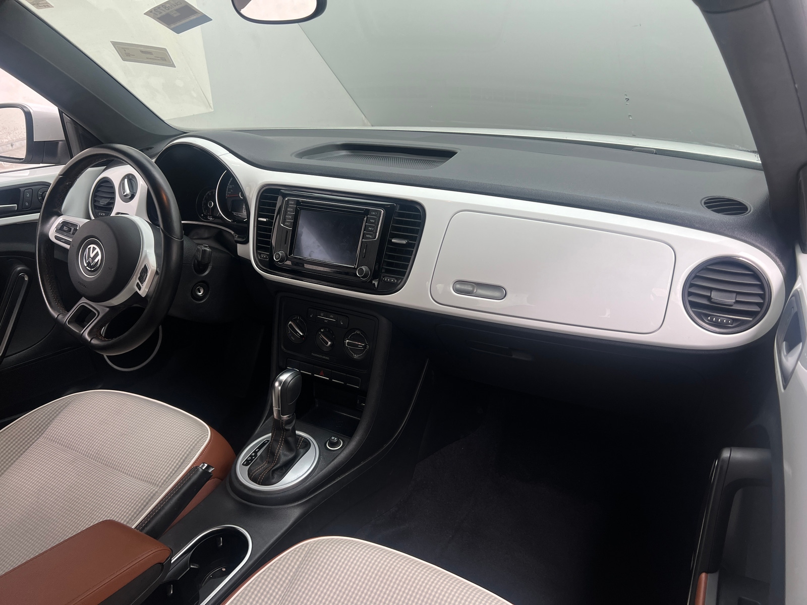 Thumbnail: 2016 Volkswagen Beetle - 3