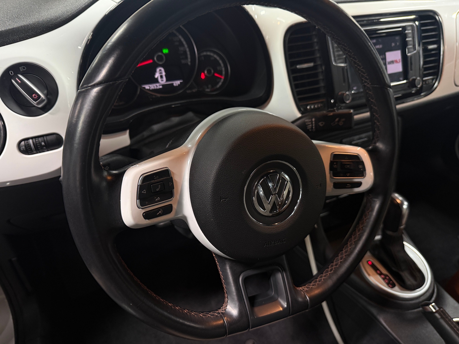 Thumbnail: 2016 Volkswagen Beetle - 5