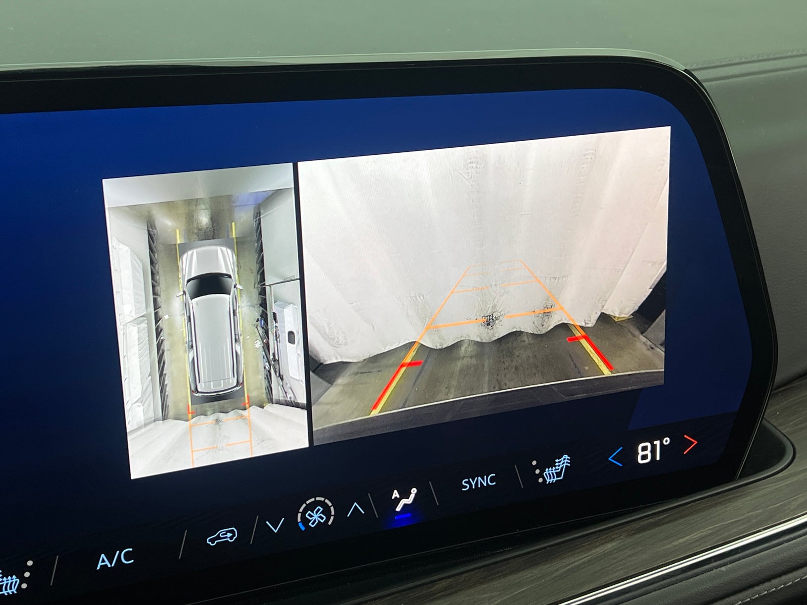 Thumbnail: 2025 Chevrolet Suburban - 3