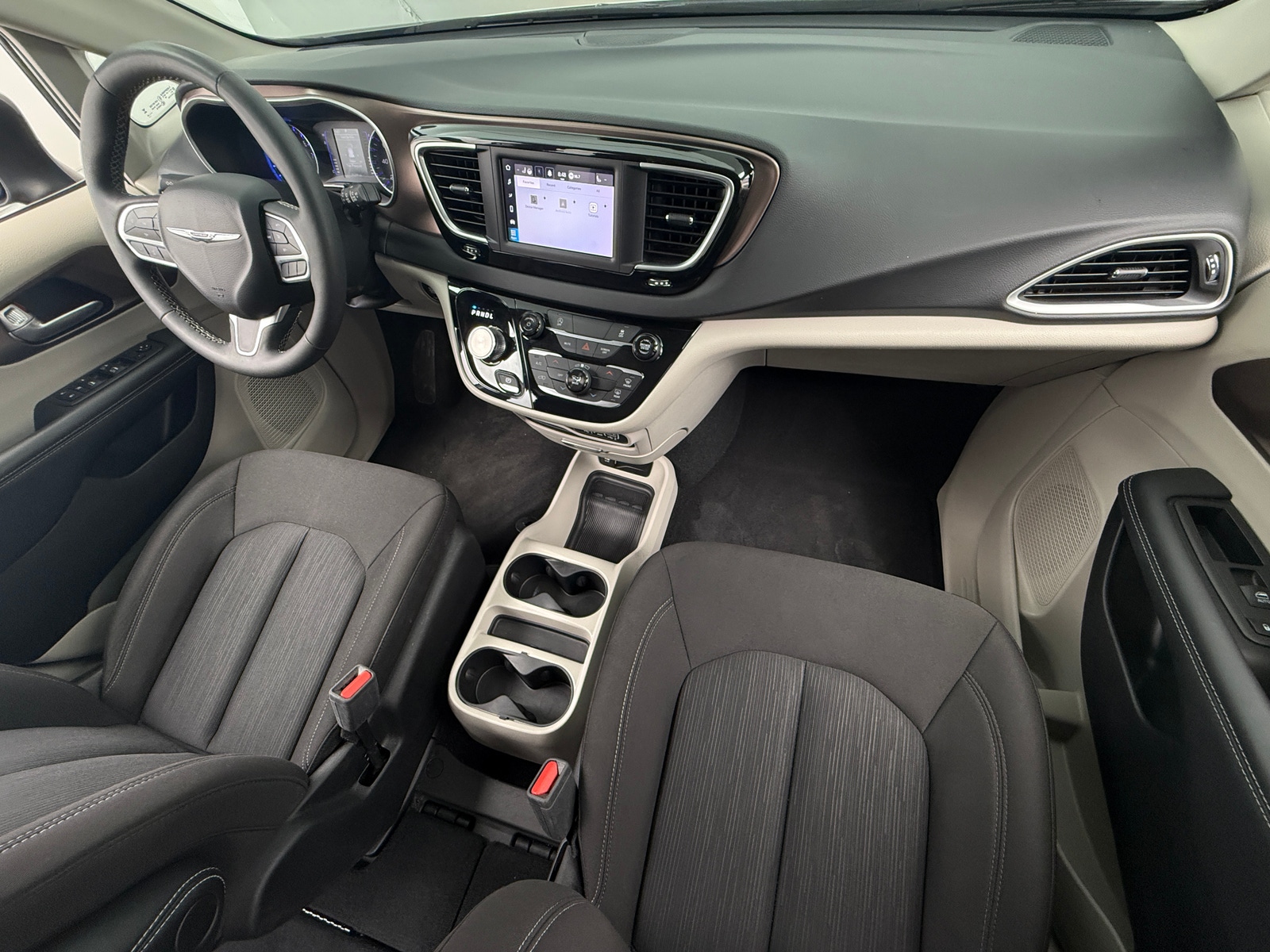 Thumbnail: 2024 Chrysler Voyager - 3