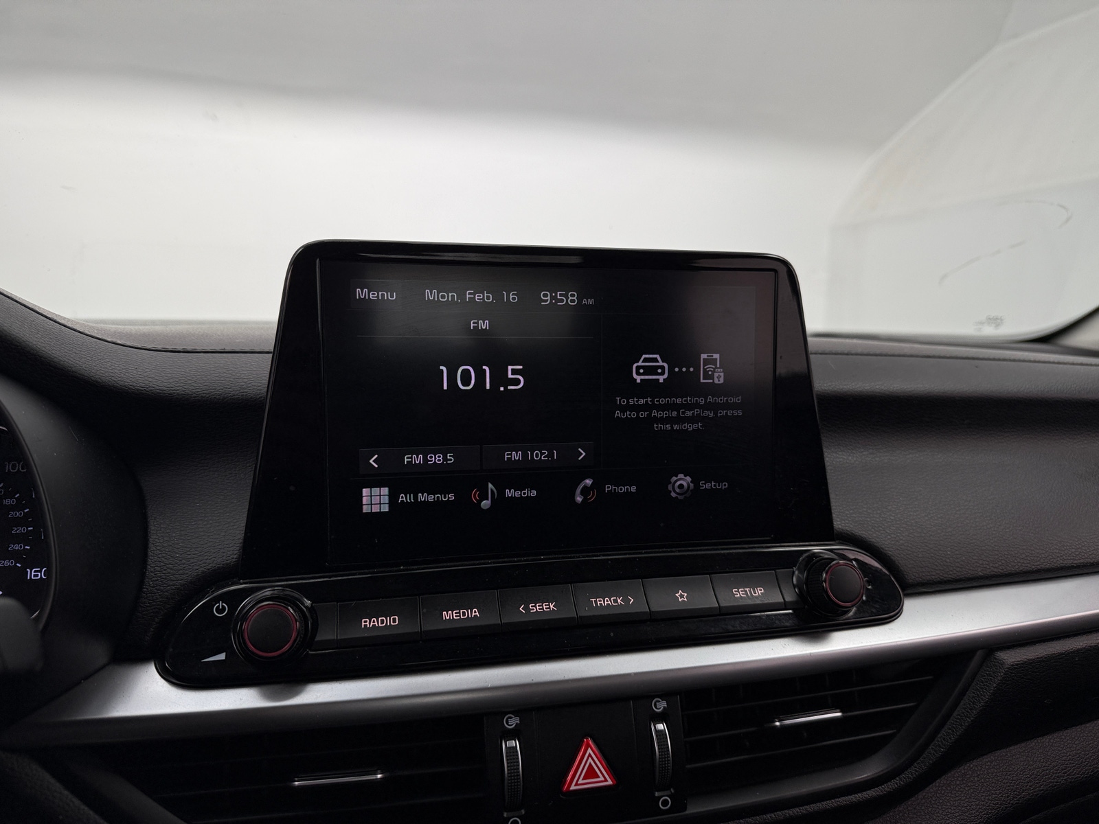 Thumbnail: 2024 Kia Forte - 4