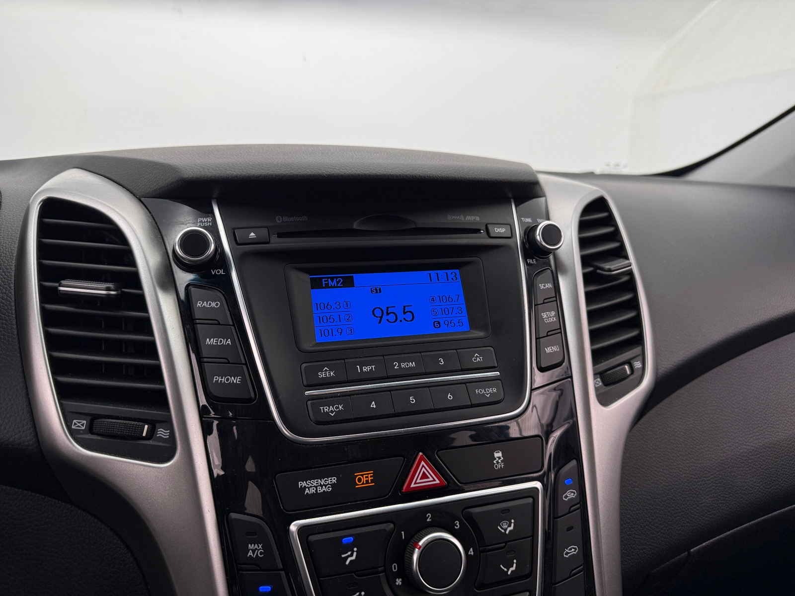 Thumbnail: 2017 Hyundai Elantra - 4