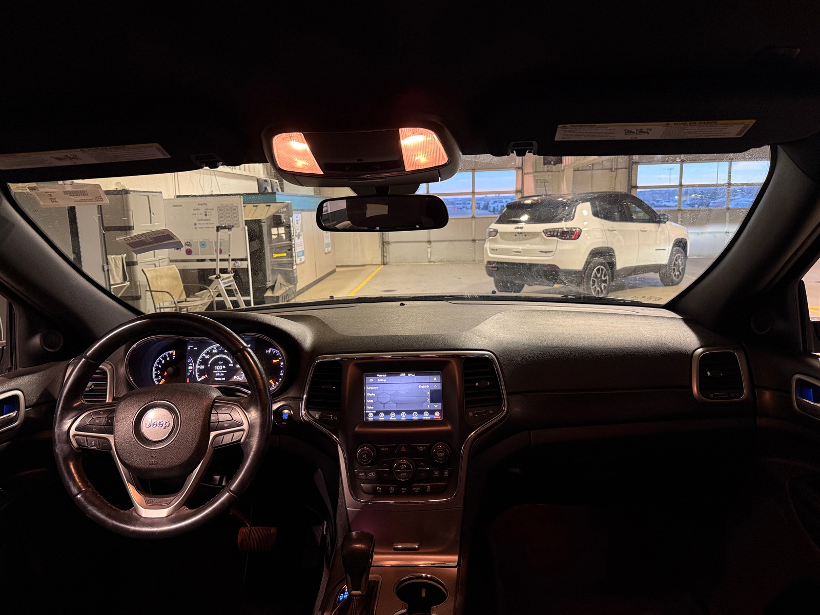 Thumbnail: 2018 Jeep Grand Cherokee - 3