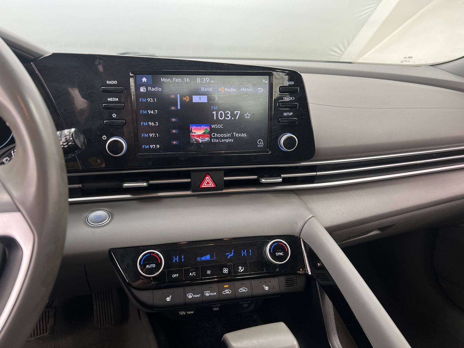 Thumbnail: 2021 Hyundai Elantra - 4