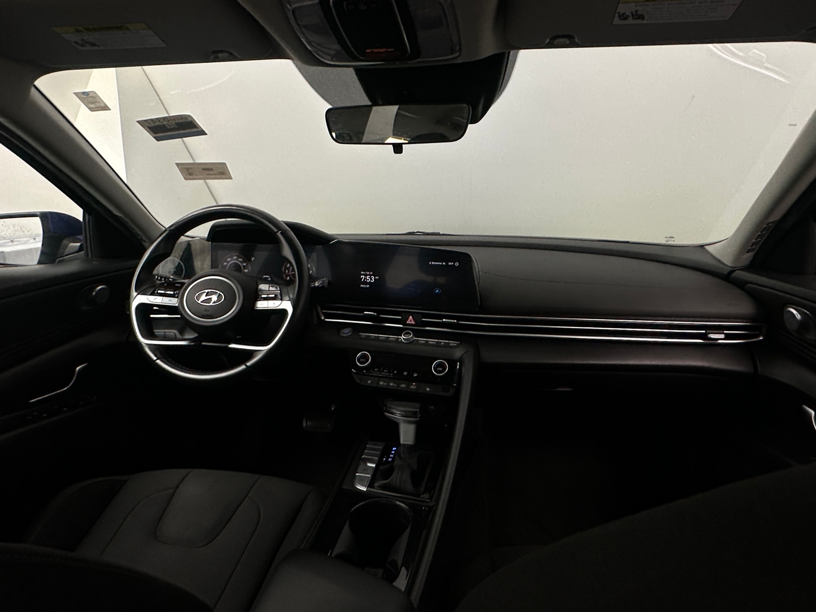 Thumbnail: 2023 Hyundai Elantra - 3