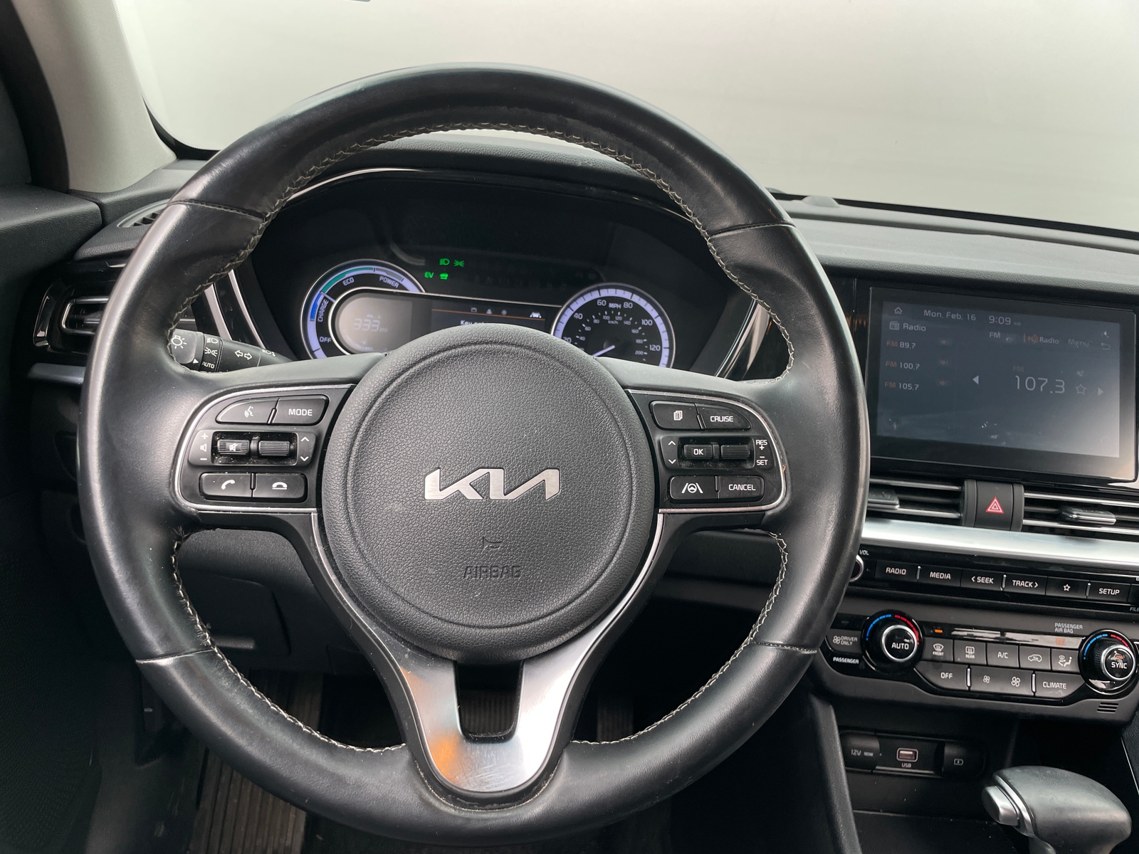 Thumbnail: 2022 Kia Niro - 5