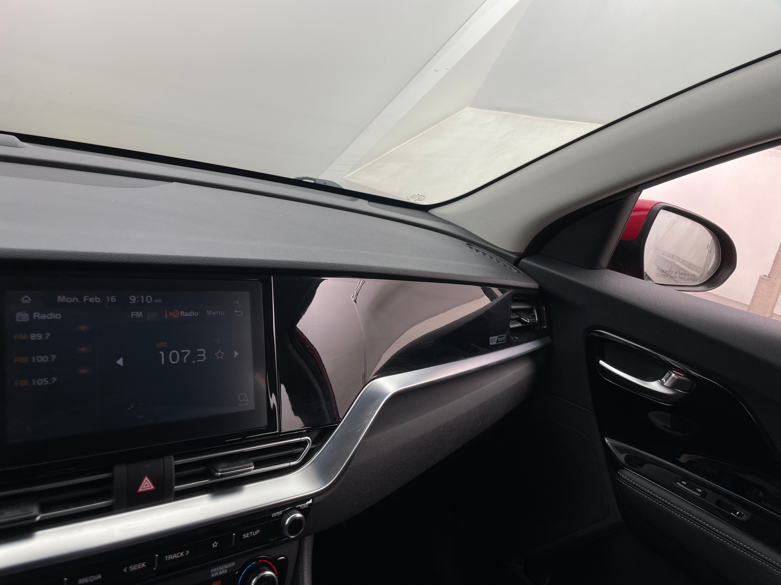 Thumbnail: 2022 Kia Niro - 4