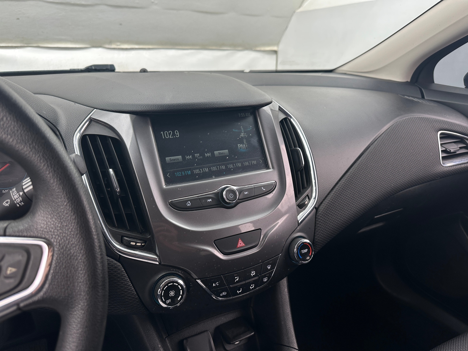 Thumbnail: 2017 Chevrolet Cruze - 4