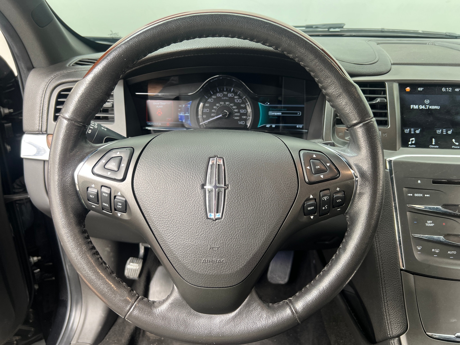 Thumbnail: 2016 Lincoln MKS - 4