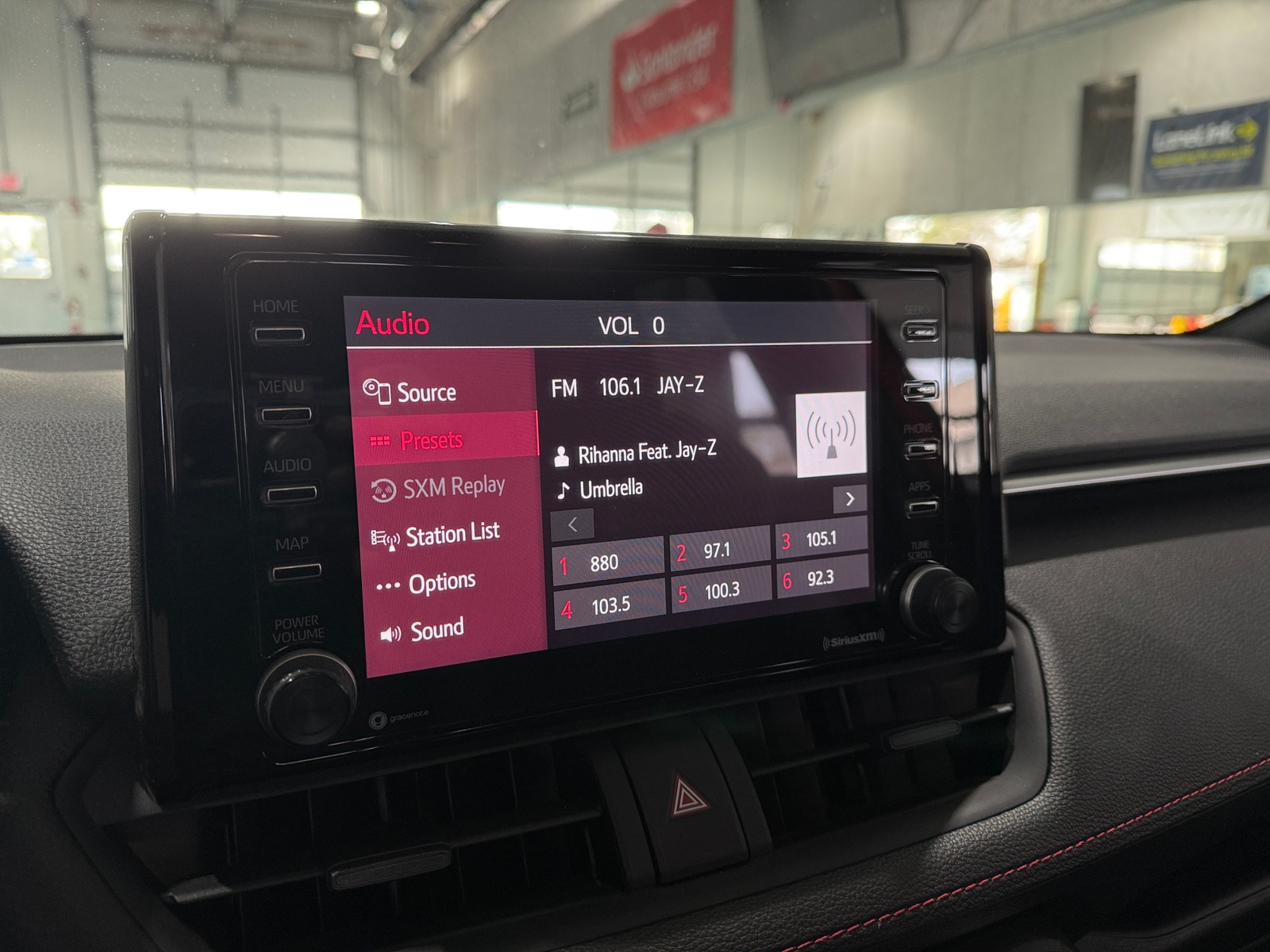 Thumbnail: 2022 Toyota RAV4 - 4