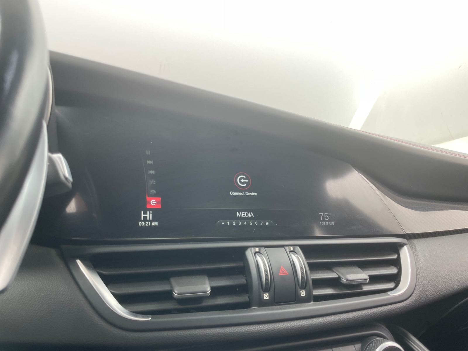 Thumbnail: 2018 Alfa Romeo Giulia - 3