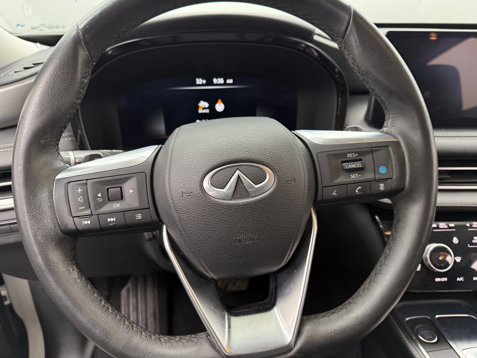 Thumbnail: 2023 INFINITI QX60 - 4