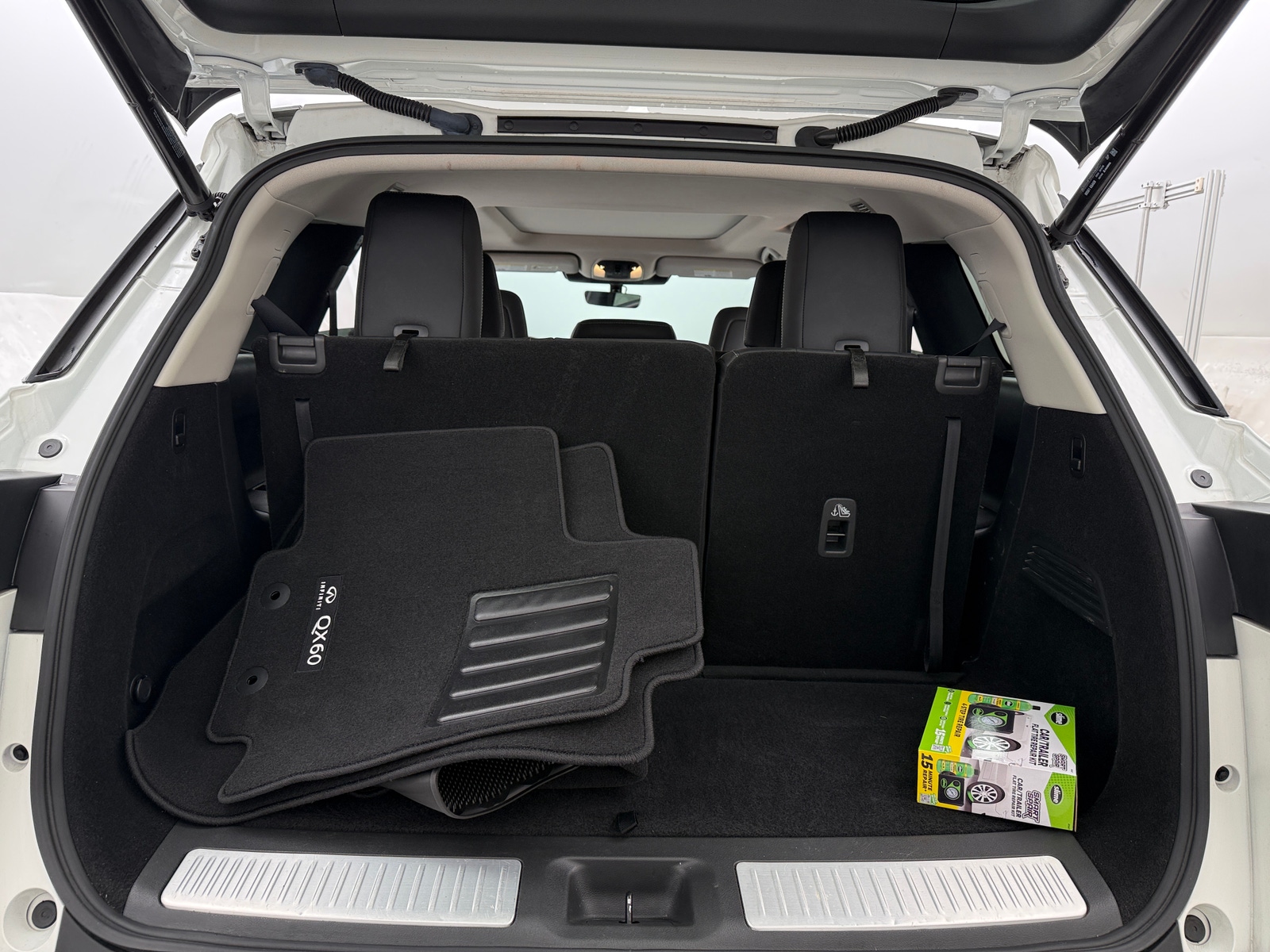 Thumbnail: 2023 INFINITI QX60 - 6