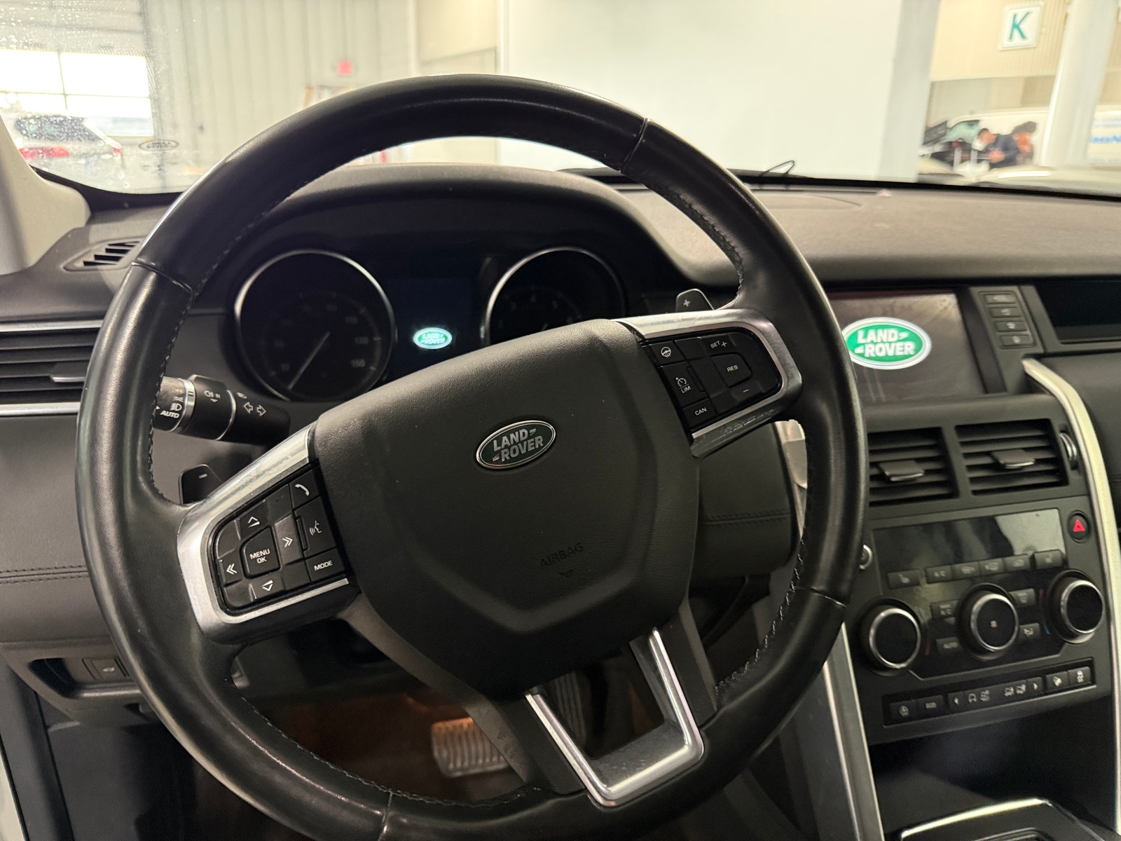 Thumbnail: 2019 Land Rover Discovery Sport - 4