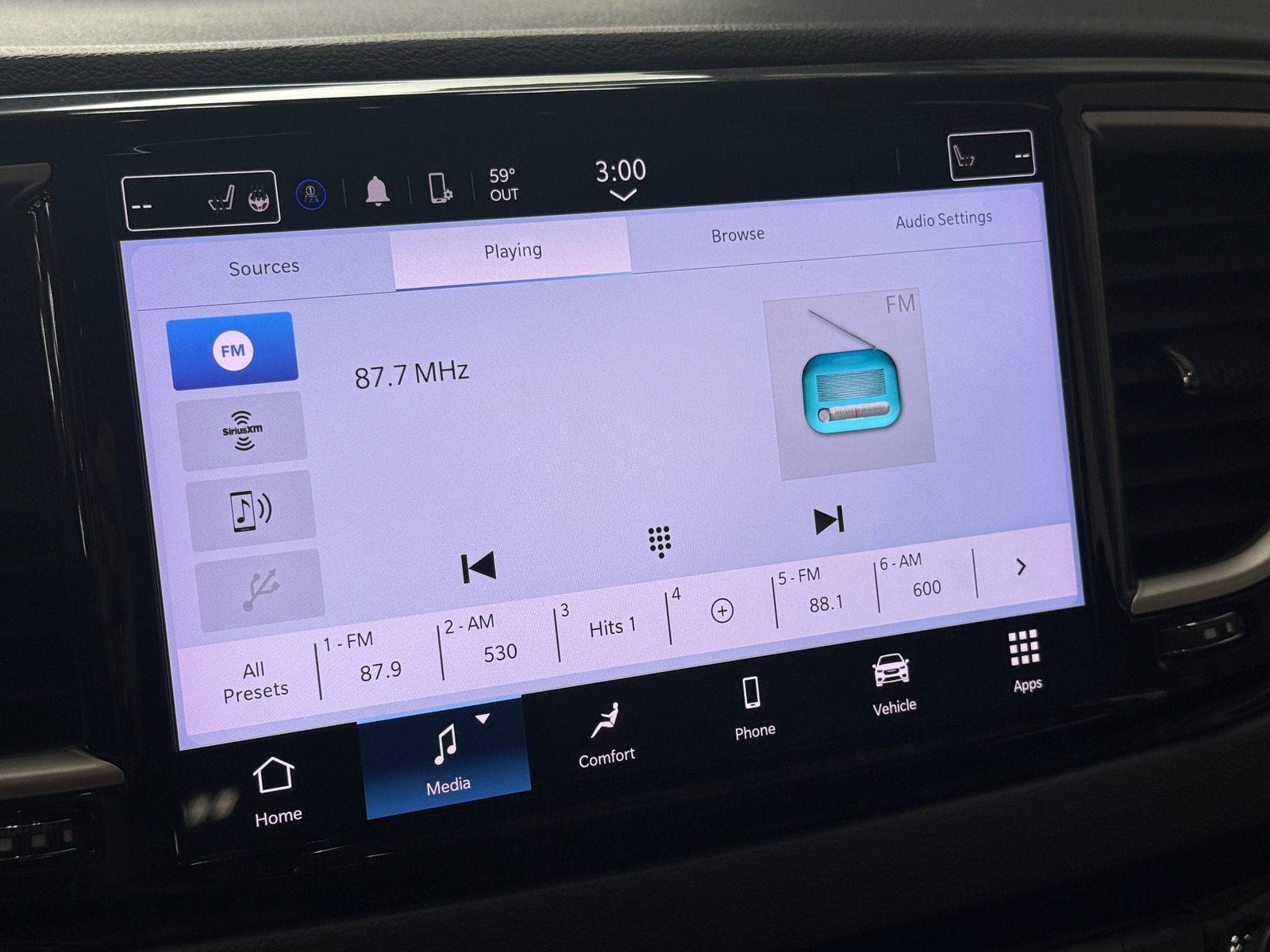 Thumbnail: 2024 Chrysler Pacifica - 3