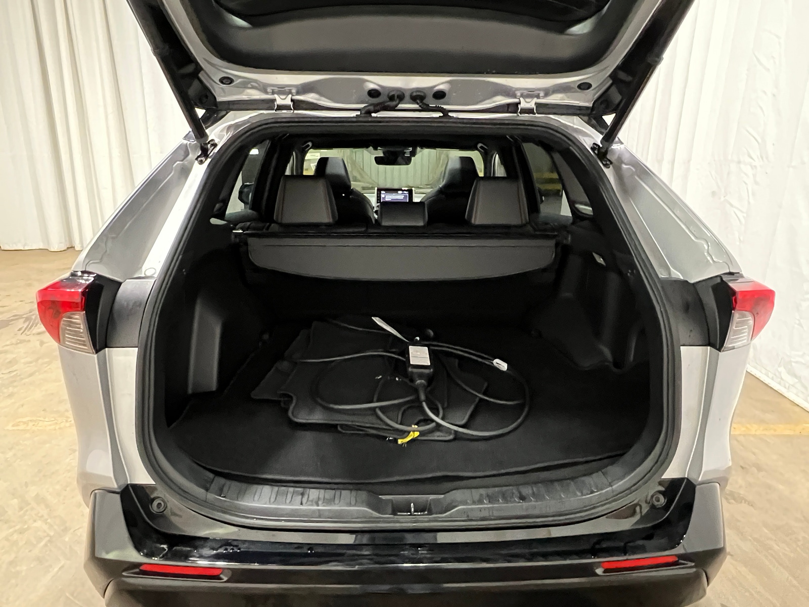 Thumbnail: 2021 Toyota RAV4 - 7