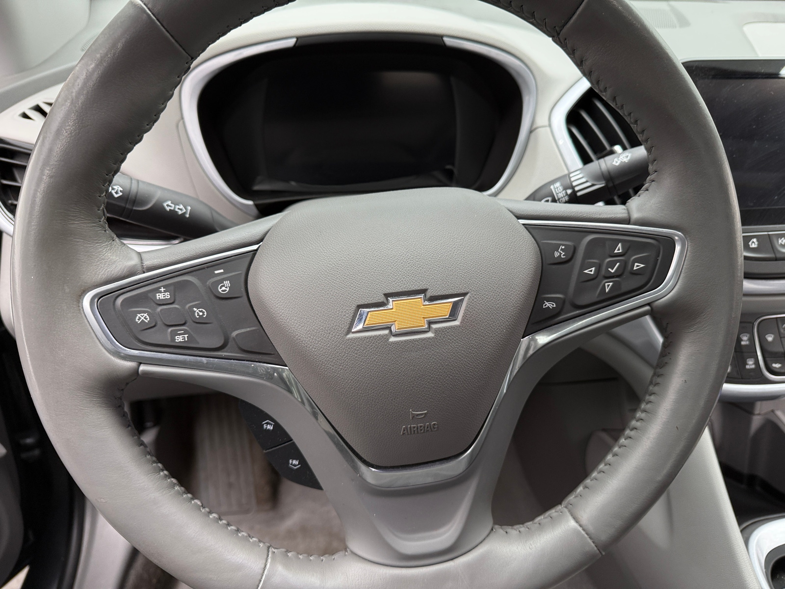 Thumbnail: 2018 Chevrolet Volt - 5