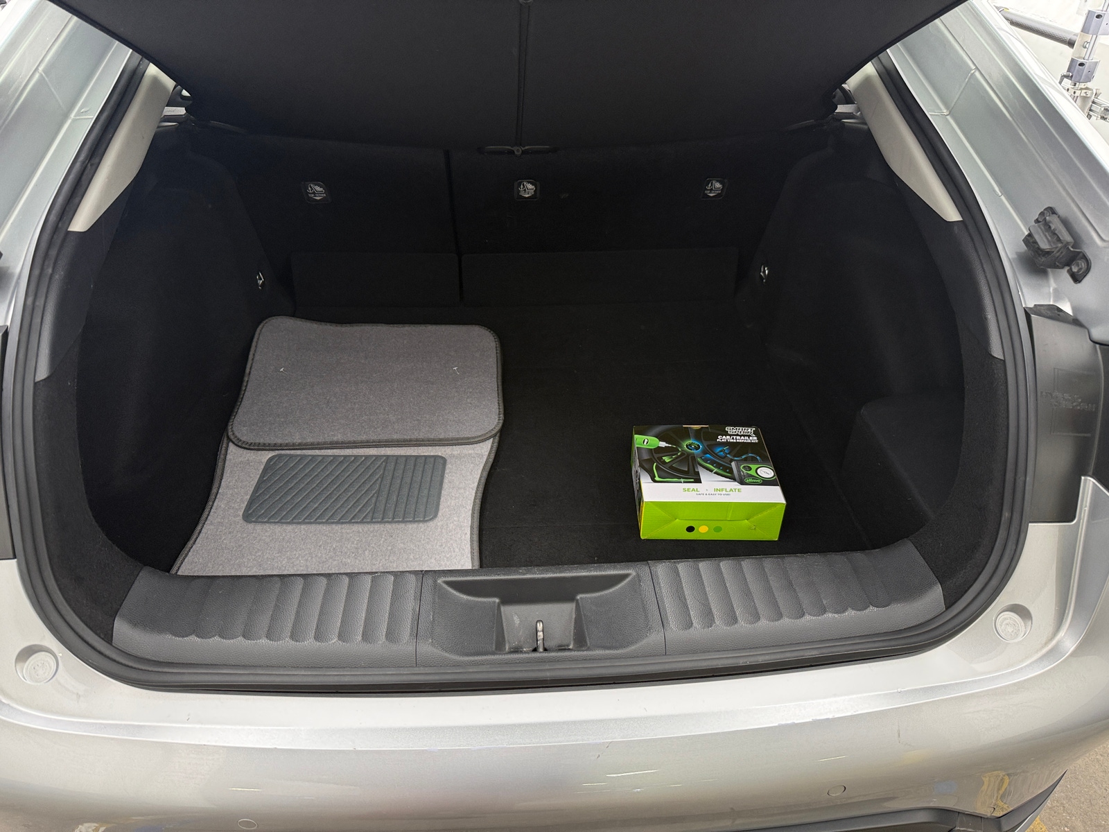 Thumbnail: 2024 Toyota Prius - 7