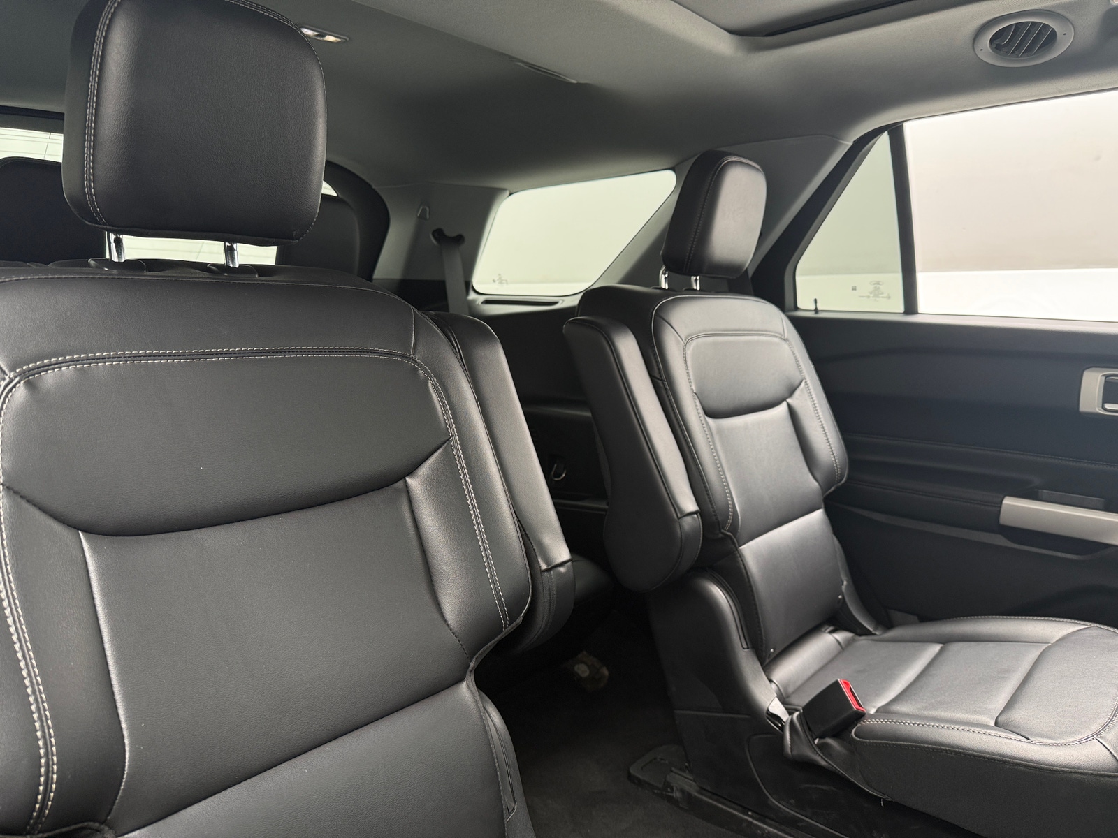 Thumbnail: 2022 Ford Explorer - 6