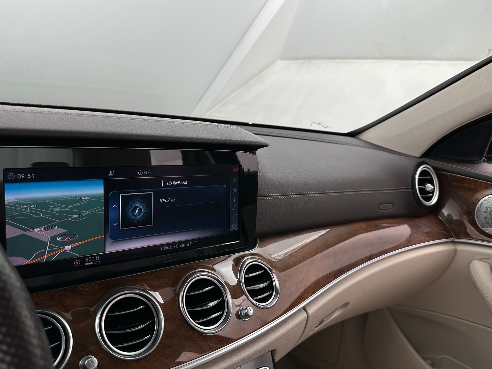 Thumbnail: 2018 Mercedes-Benz E-Class - 3