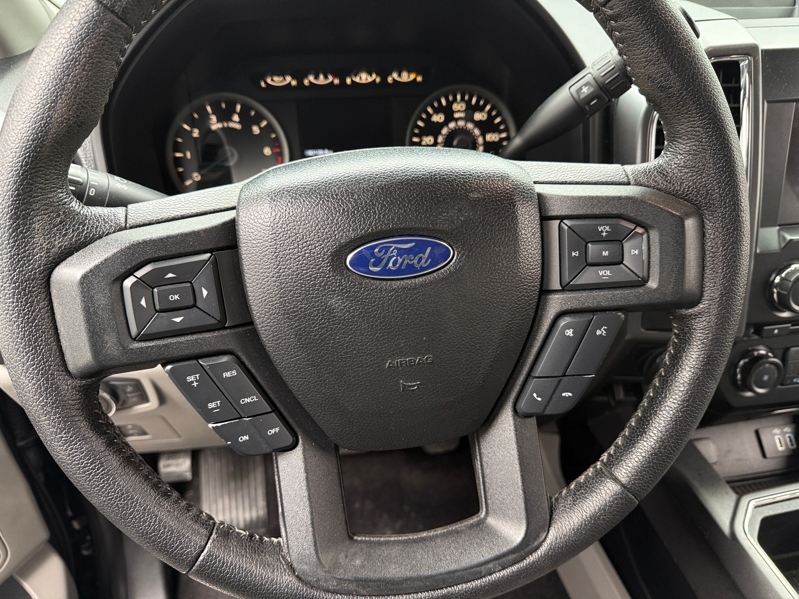 Thumbnail: 2016 Ford Econoline - 5