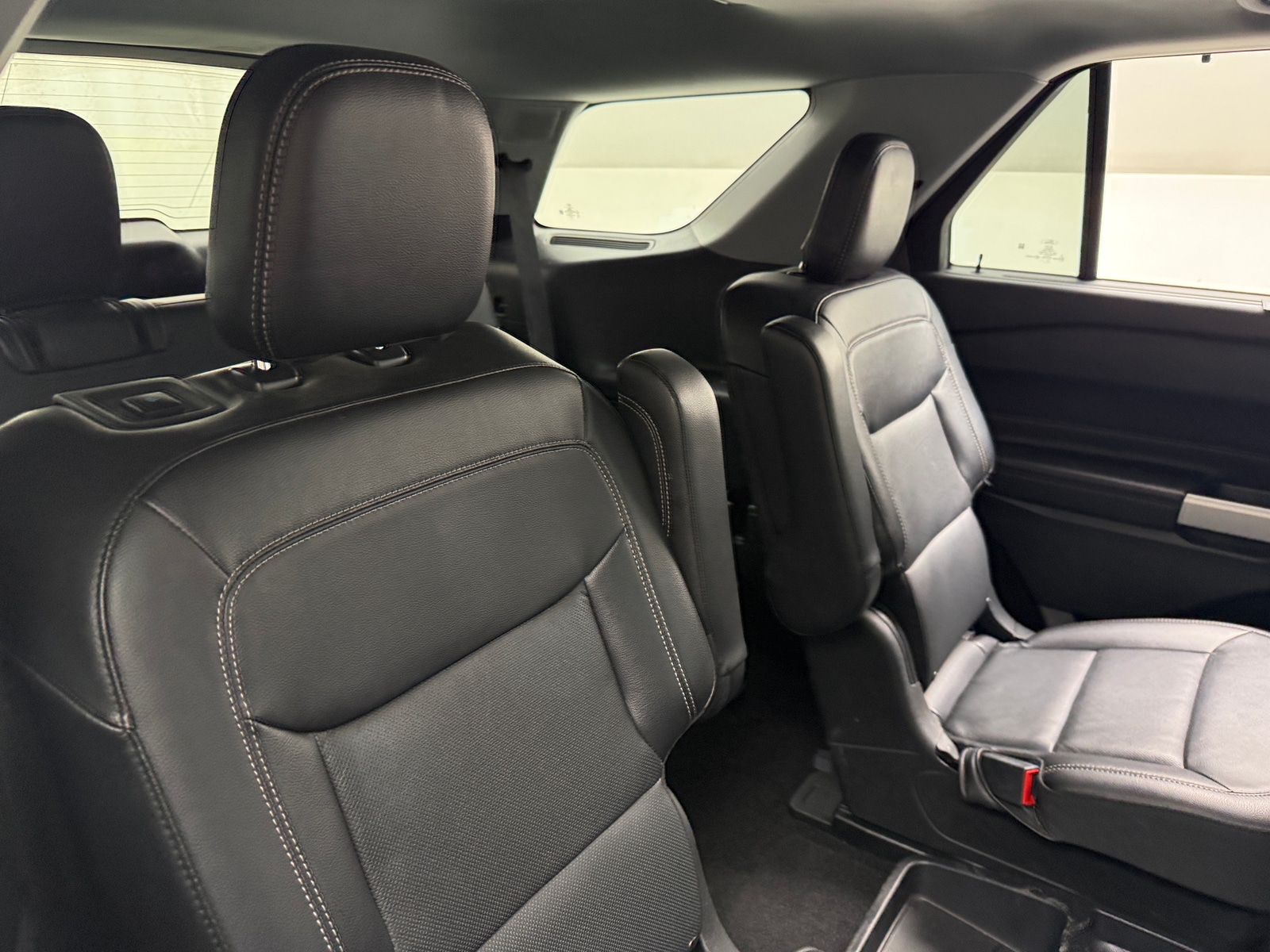 Thumbnail: 2021 Ford Explorer - 5