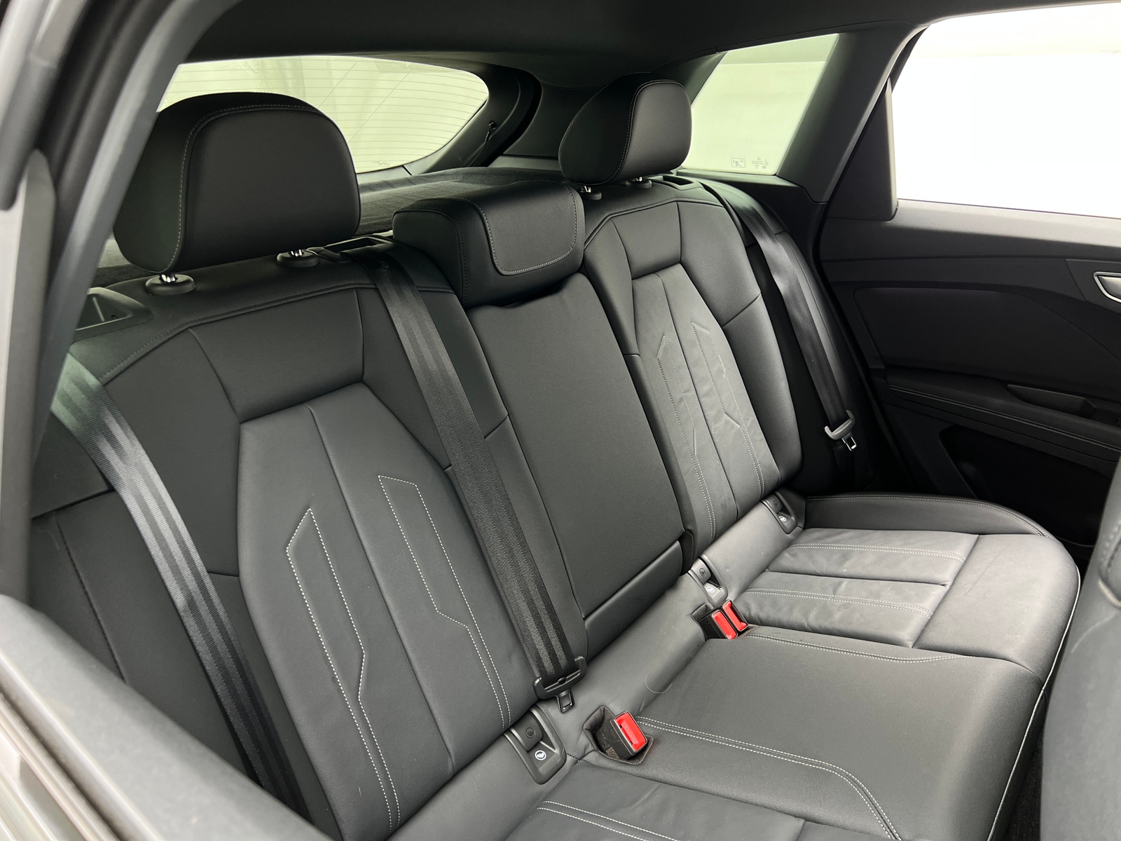 Thumbnail: 2022 Audi Q4 e-tron - 5