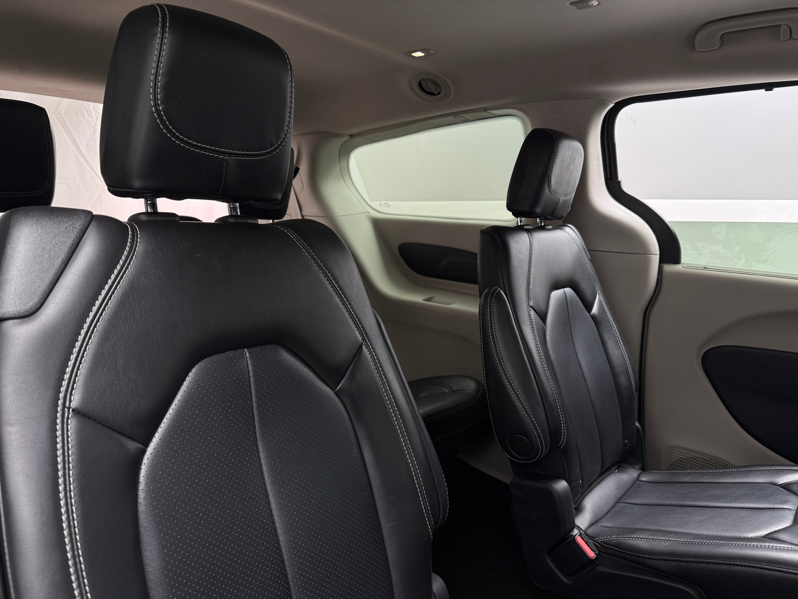 Thumbnail: 2023 Chrysler Pacifica - 5