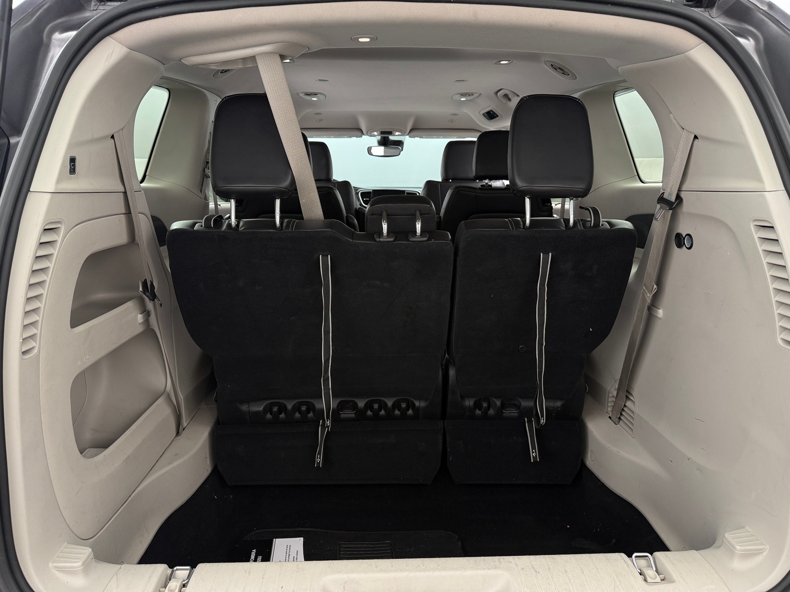 Thumbnail: 2023 Chrysler Pacifica - 6