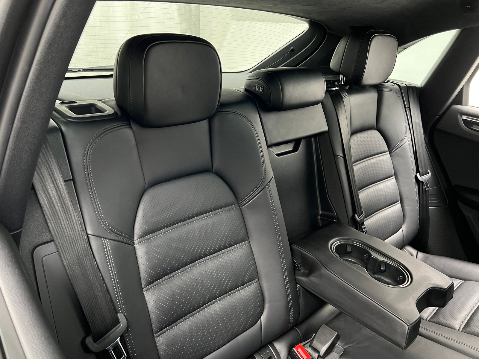 Thumbnail: 2017 Porsche Macan - 5