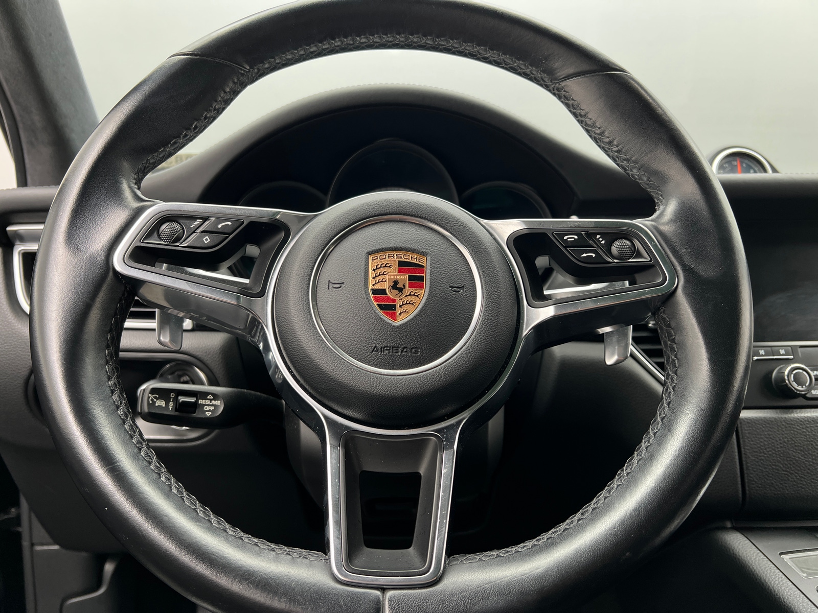 Thumbnail: 2017 Porsche Macan - 4