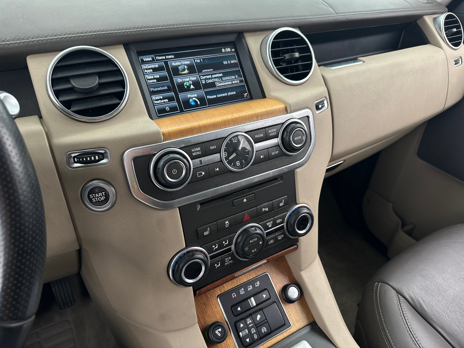 Thumbnail: 2015 Land Rover LR4 - 3