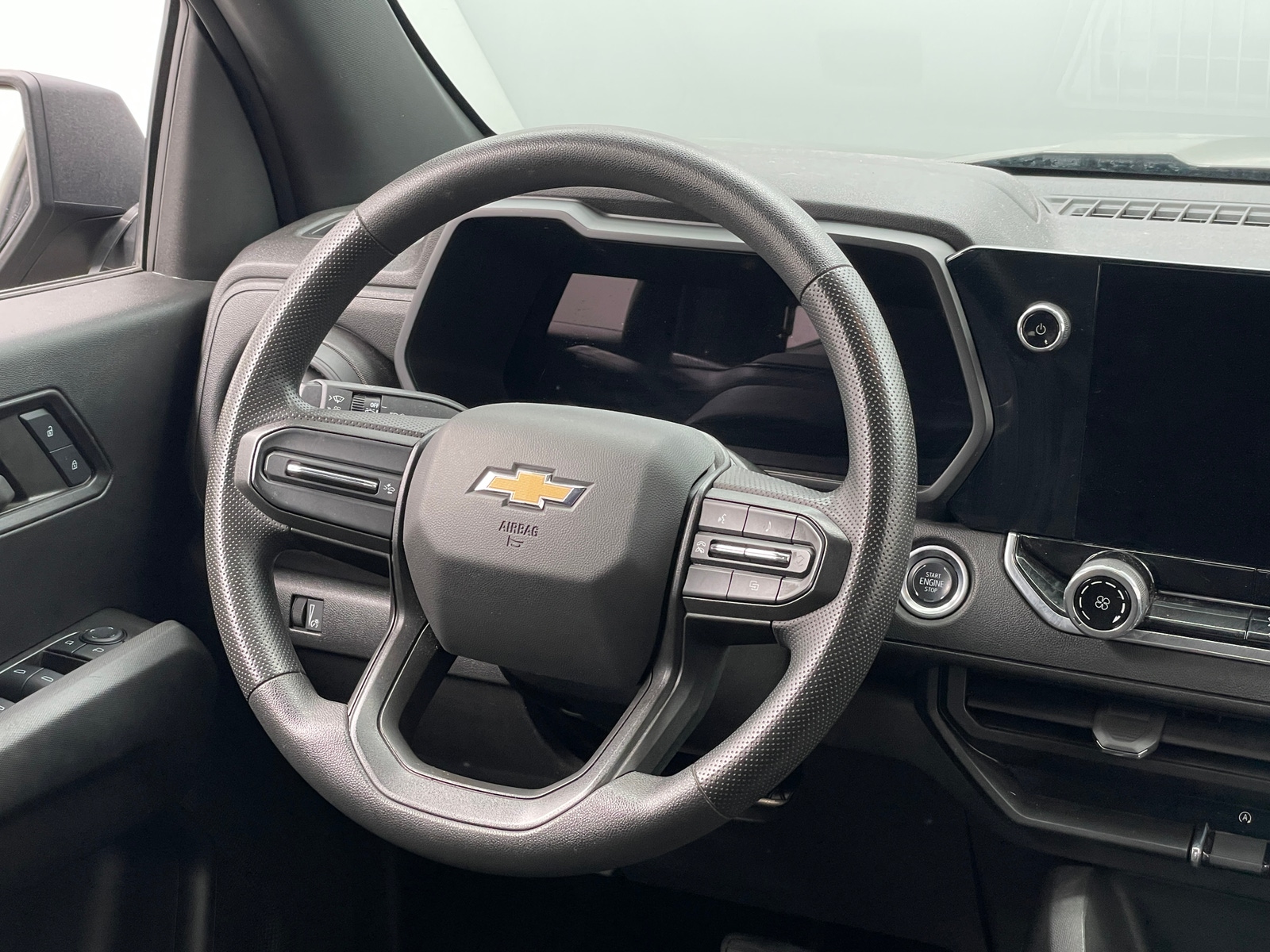 Thumbnail: 2024 Chevrolet Colorado - 5