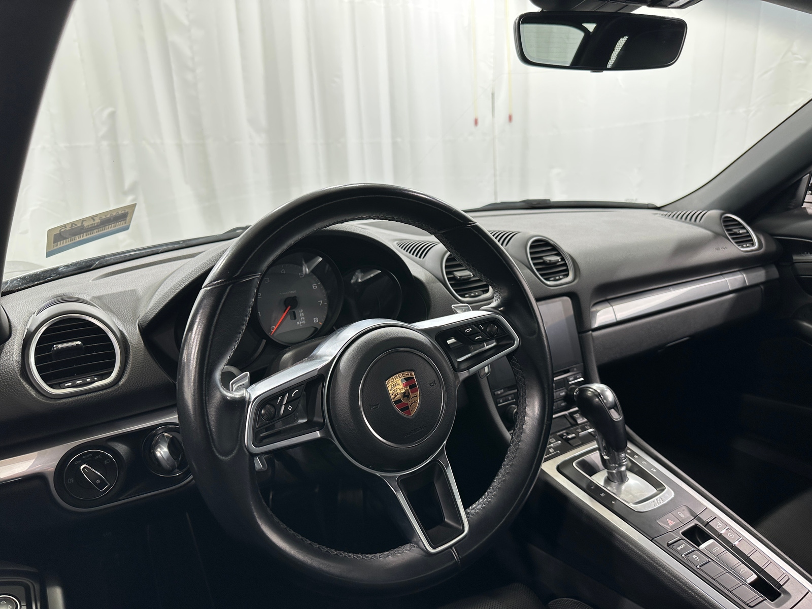 Thumbnail: 2017 Porsche 718 Boxster - 2