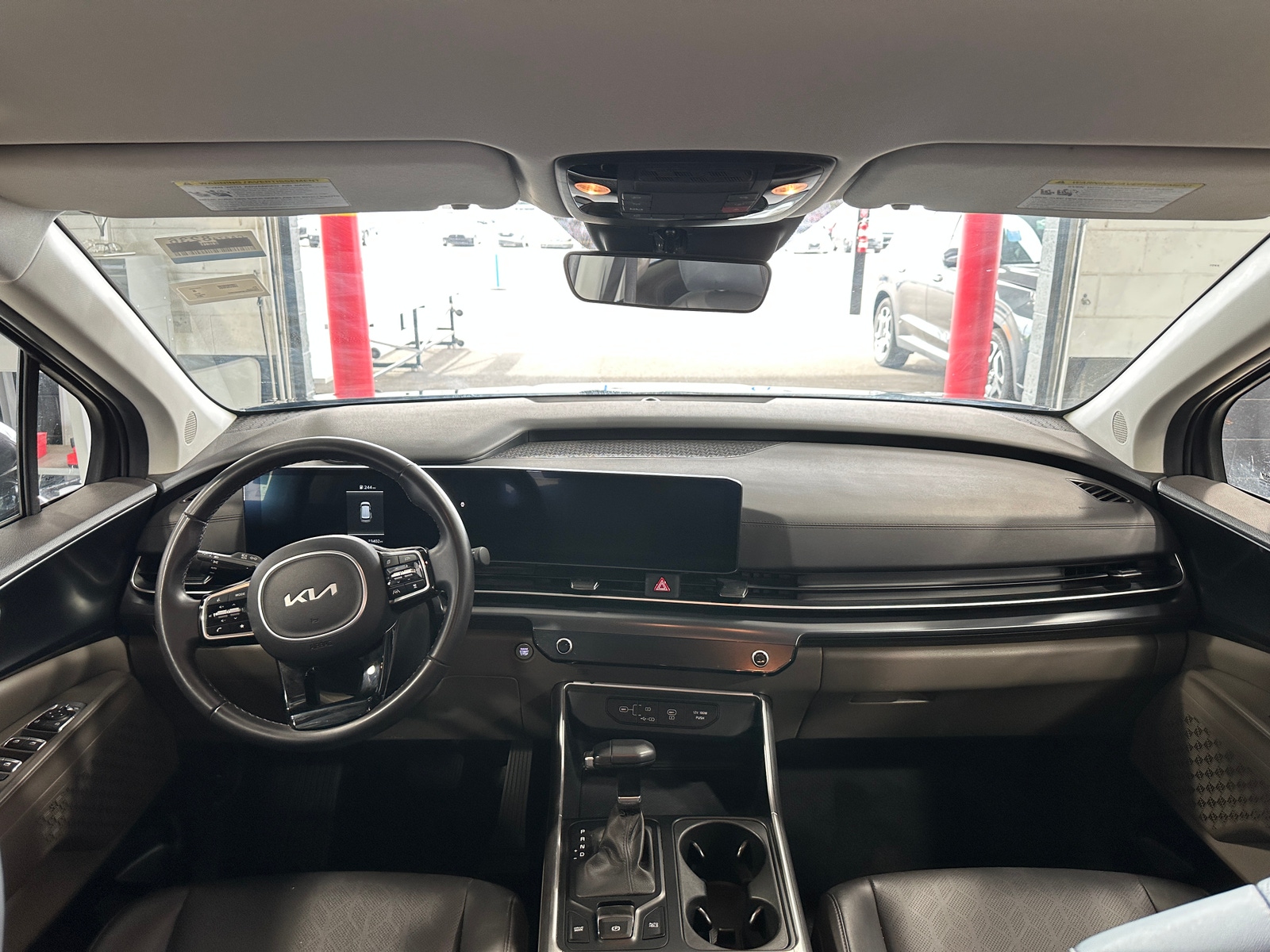 Thumbnail: 2025 Kia Carnival - 2