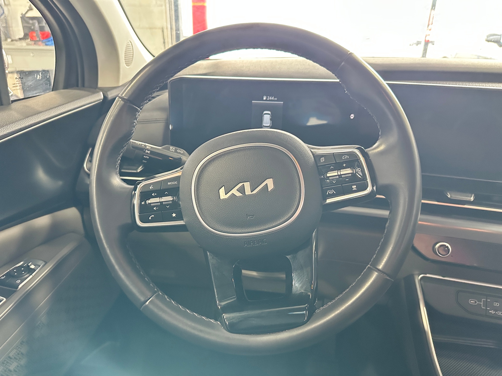 Thumbnail: 2025 Kia Carnival - 4