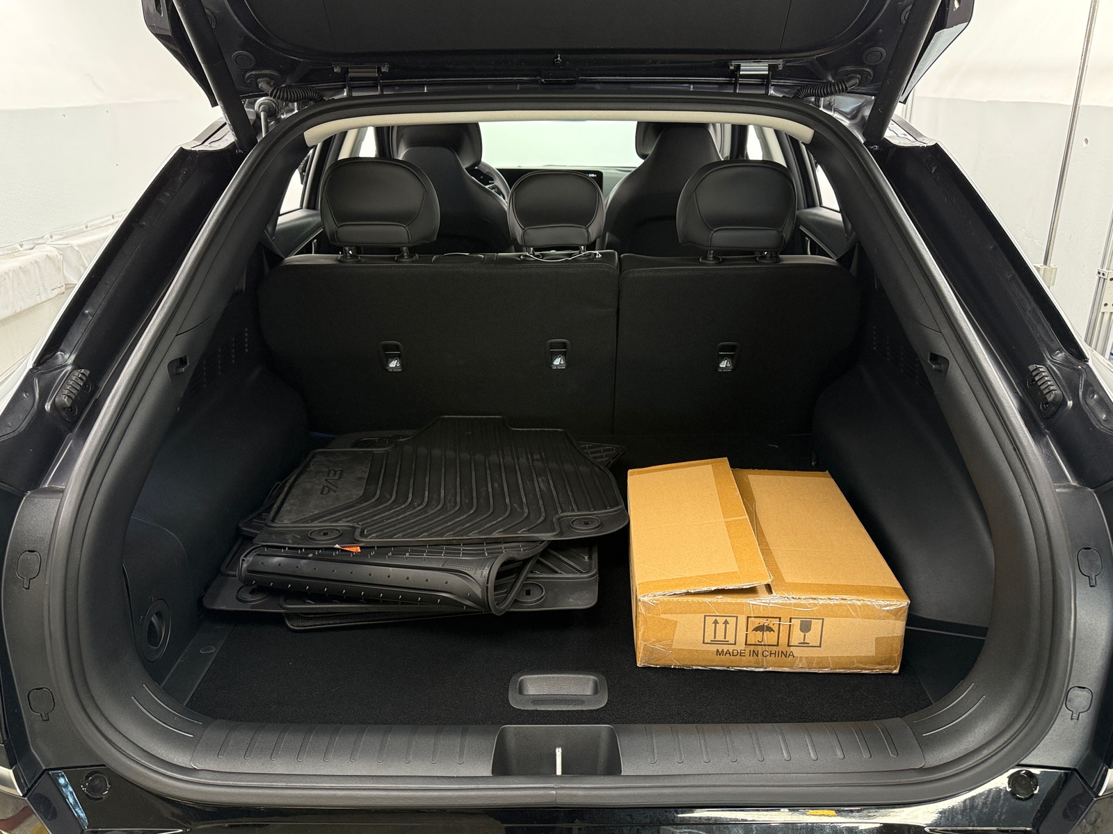 Thumbnail: 2025 Kia EV6 - 6