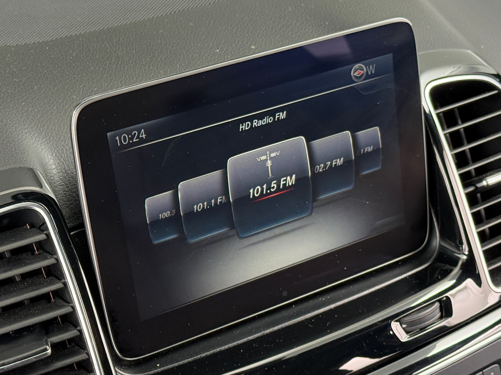 Thumbnail: 2017 Mercedes-Benz GLE - 3