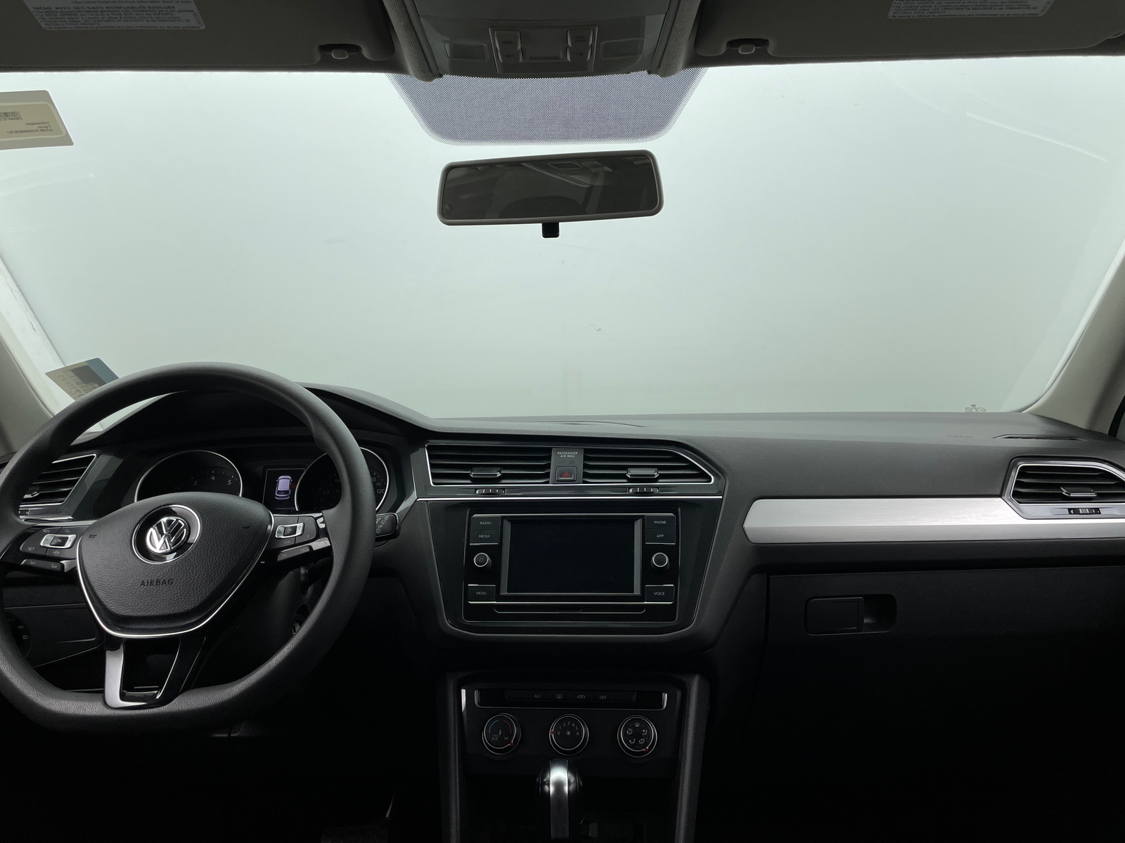 Thumbnail: 2021 Volkswagen Tiguan - 3